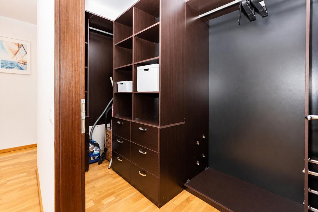 DUPLEX ÎN HERĂSTRĂU | 5 CAMERE | OFFICE | 3 BĂI | 4 BALCOANE | PARCARE 3 MAȘINI – fotografia 14 din 24