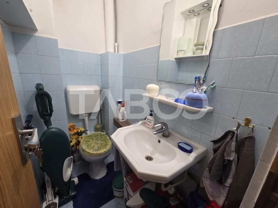 Apartament 3 camere decomandat zona 1 Decembrie 75mp si boxa la subsol – fotografia 10 din 11