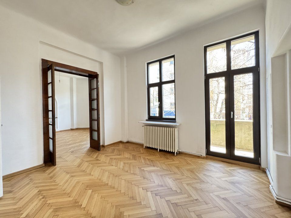 Sediu de firmă cu prestanță într-un imobil istoric – Unirii – fotografia 3 din 12