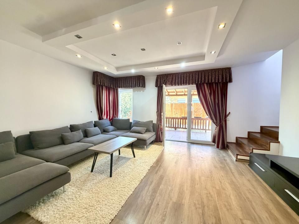 Casa individuala, 3 camere, 250 mp teren - Dumbravita – fotografia 2 din 14