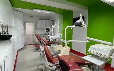 INCHIRIERE | Spatiu Comercial Vad | Stomatologie | Dotat  complet | Cetate Piata