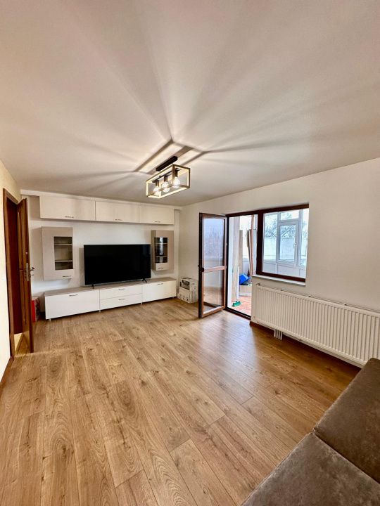 Apartament 2 camere de vanzare in zona City Park Mall – Tomis III | Renovat 2025 – fotografia 1 din 20