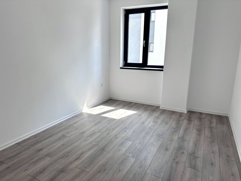 Apartament 3 camere  | 1 Baie | 1 Balcon | 61 mp. | Bloc NOU | Lift  | Central I – fotografia 2 din 13