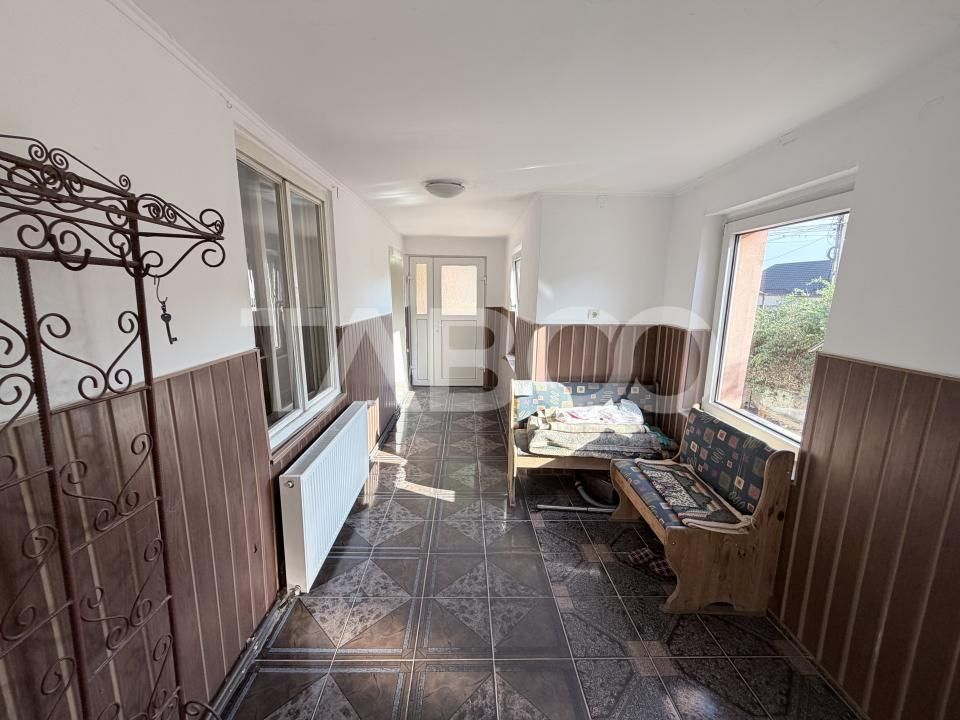 Casa individuala 500 mp teren cu acces auto in curte in Sura Mare – fotografia 9 din 12