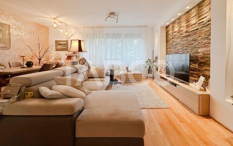 Apartament cu 3 camere de vanzare 113 mp garaj boxa Andrei Muresanu