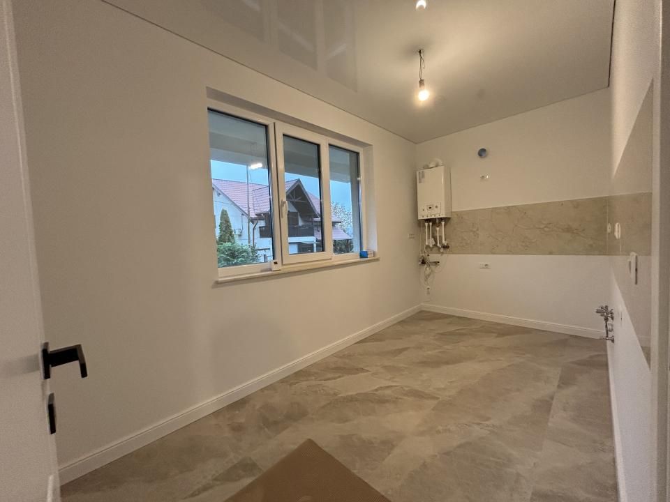 Casă individuală P+1E, 4 camere, 3 băi, dormitor matrimonial cu baie proprie – fotografia 1 din 15