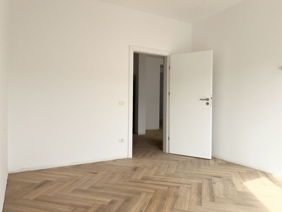 Penthouse 3 Camere, 82mp Utili,2 Locuri Parcare in CF-Torontalului – fotografia 4 din 15