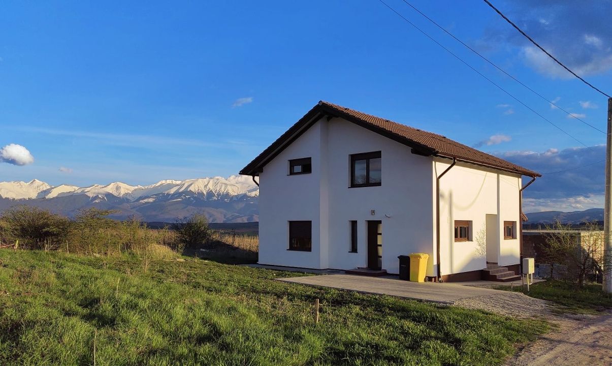 Casa individuala 5 camere finalizata mobilata Est Sibiu teren 372mp – fotografia 1 din 12
