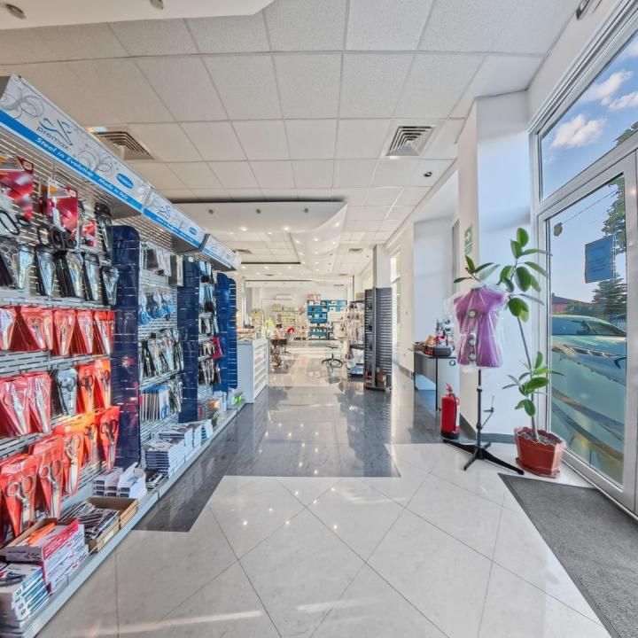 Showroom și birouri pe Calea Romanului – 550 mp, proprietate închiriată – fotografia 5 din 16