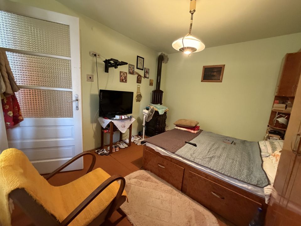 Sebeș Centru – Casă cu suflet 7 Camere 700 mp Teren 2 Garaje Curte Gradină – fotografia 29 din 37