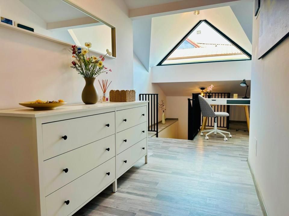 DUPLEX ELEGANT | 6 CAMERE | CURTE DE 270 MP | PISCINĂ | OTOPENI – fotografia 8 din 16