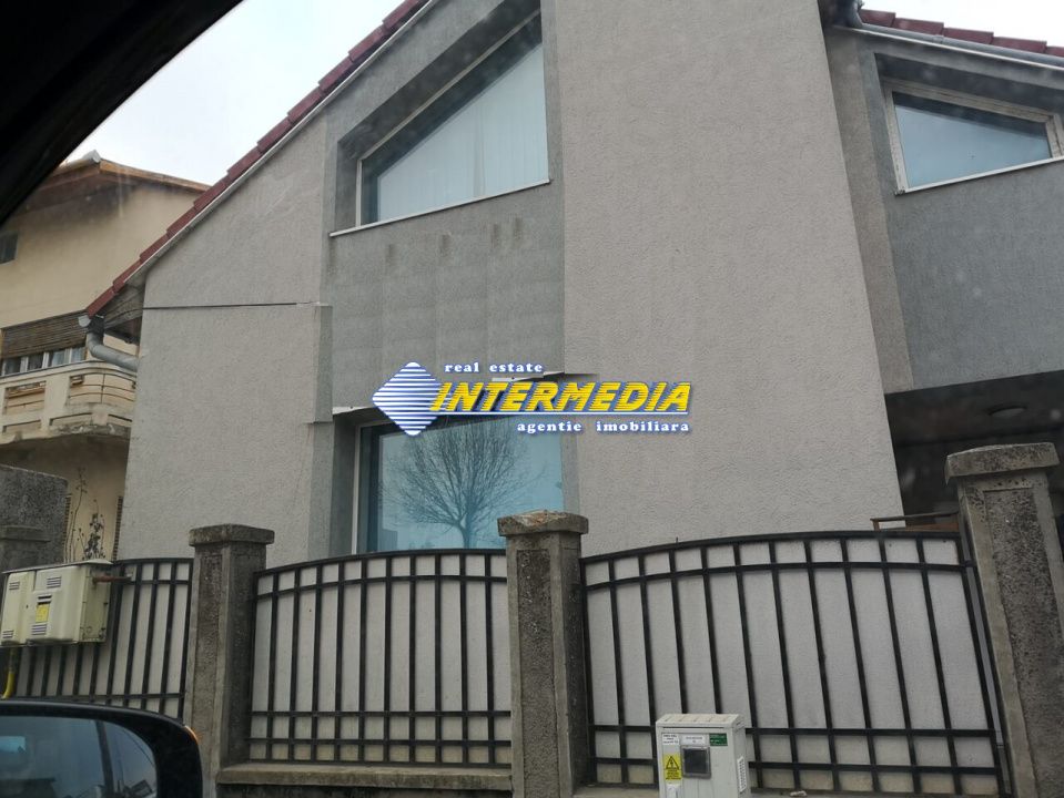Vanzare Casa 7 Camere Renovata P+M cu 750 mp Teren acces 2 strazi topAlba CENTRU – fotografia 2 din 40