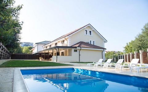Reședință exclusivistă, piscină încălzită, 300 mp utili, teren 700 mp | Borhanci