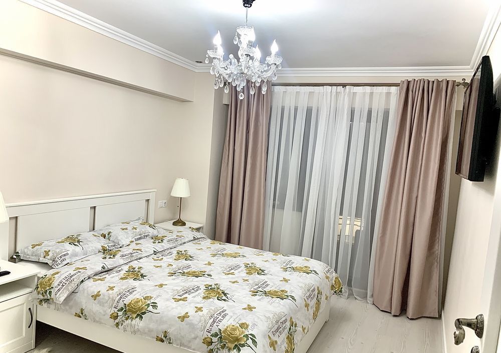 Apartament 3 camere 95 mp. RENOVAT Loc Parcare 2 Balcoane CETATE M-uri View Parc – fotografia 2 din 15