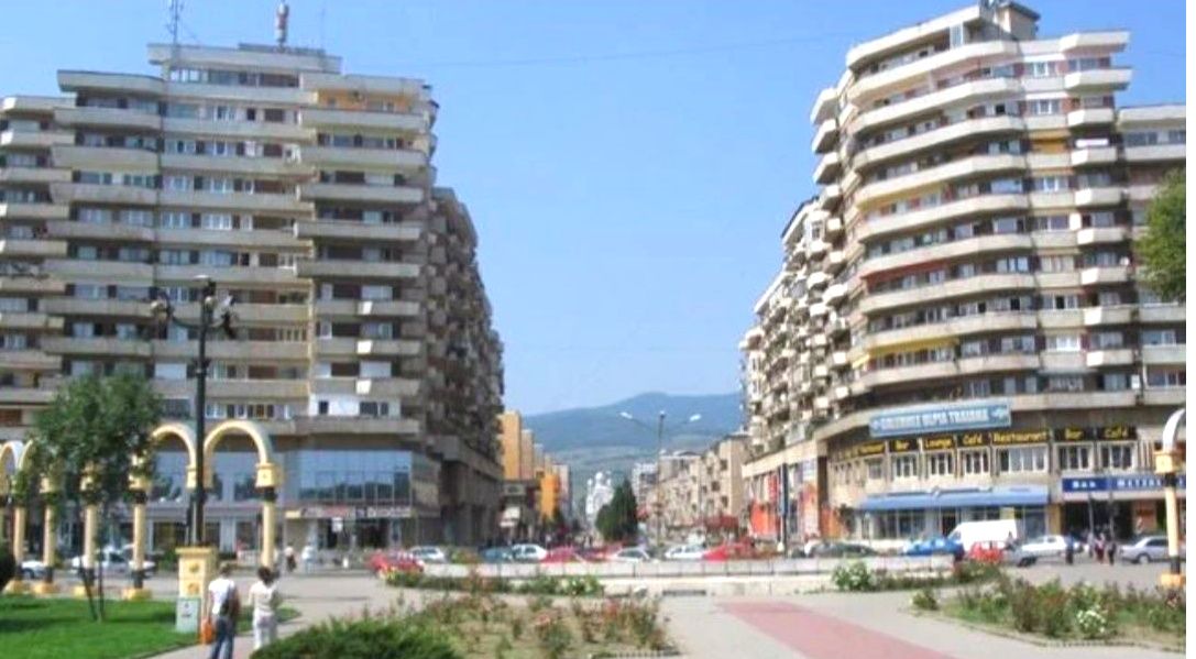 APARTAMENT 2 CAMERE Dec– CETATE M-uri Bulevard | VEDERE Parc | Mobilat | Balcon – fotografia 2 din 5