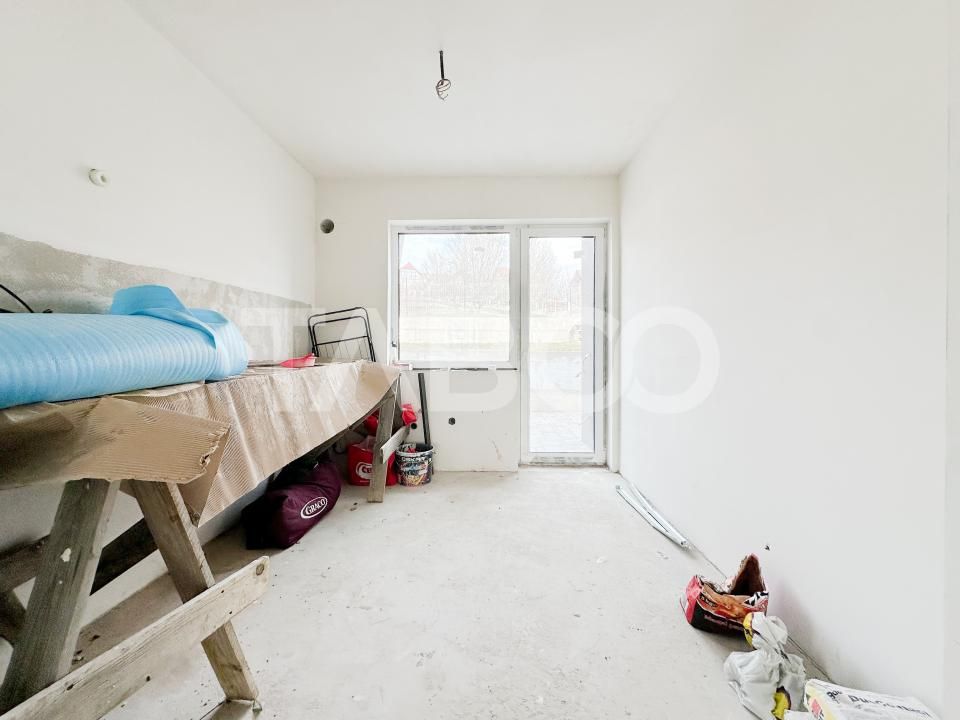 Casa cuplata de vanzare semifinisat in Dambul Rotund cu garaj – fotografia 4 din 14