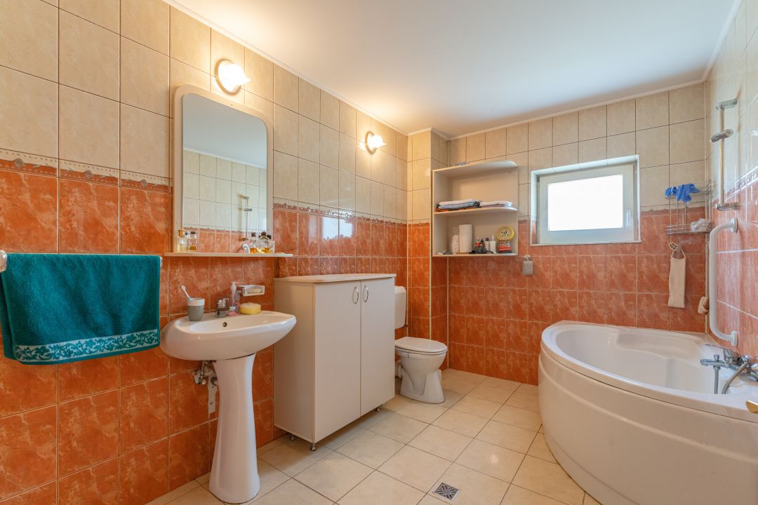 Vilă tip duplex în mijlocul naturii | 6 camere | Garaj, terasă și 5 dormitoare – fotografia 15 din 17