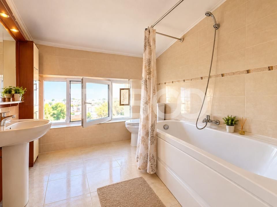 Apartament cu 3 camere in Buna Ziua terasa generoasa – fotografia 4 din 5