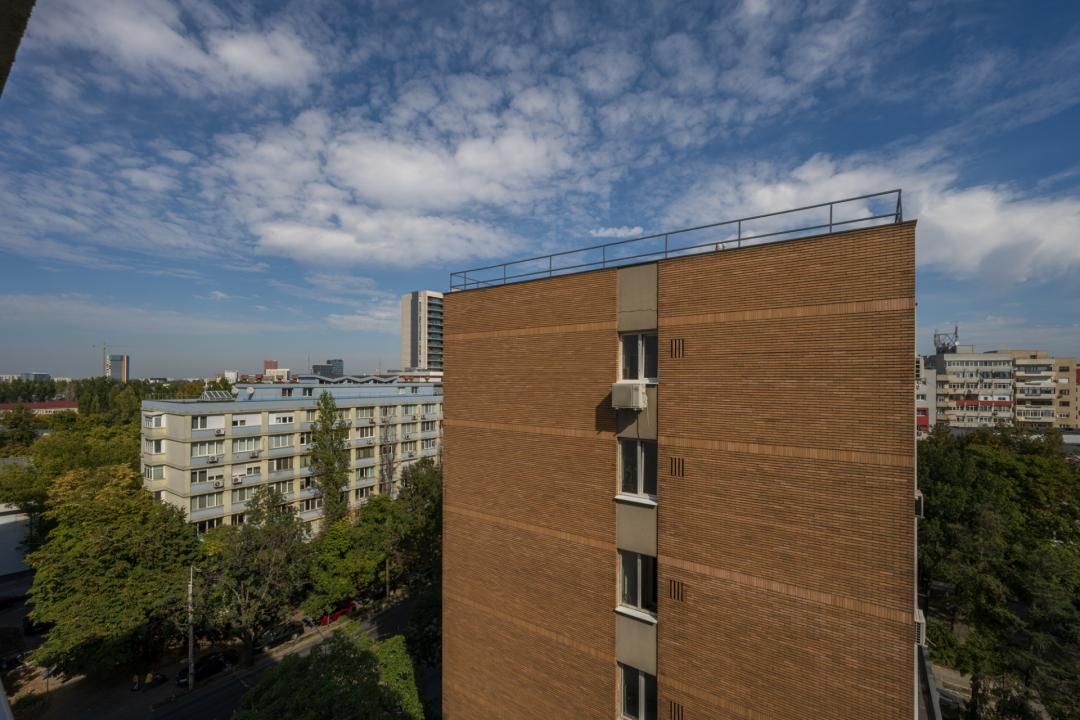Apartament de 4 camere cu 3 băi, 137mp, centrală proprie, bloc 1983! – fotografia 26 din 28
