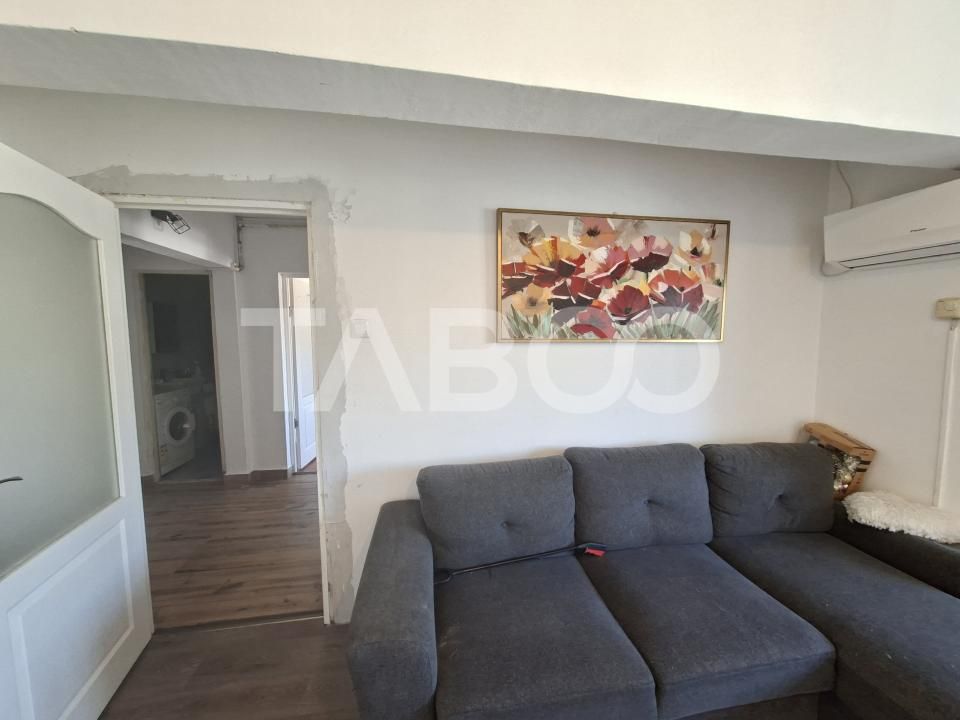 Apartament decomandat de vanzare 2 camere Strand etaj 4 acoperis – fotografia 2 din 18
