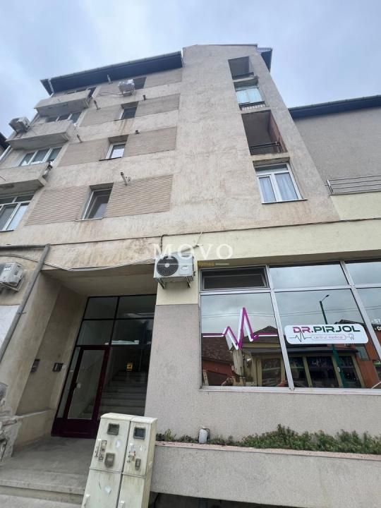 Apartament 3 camere decomandat |2 Bai | Boxa la subsol | Zona Soarelui – fotografia 2 din 12