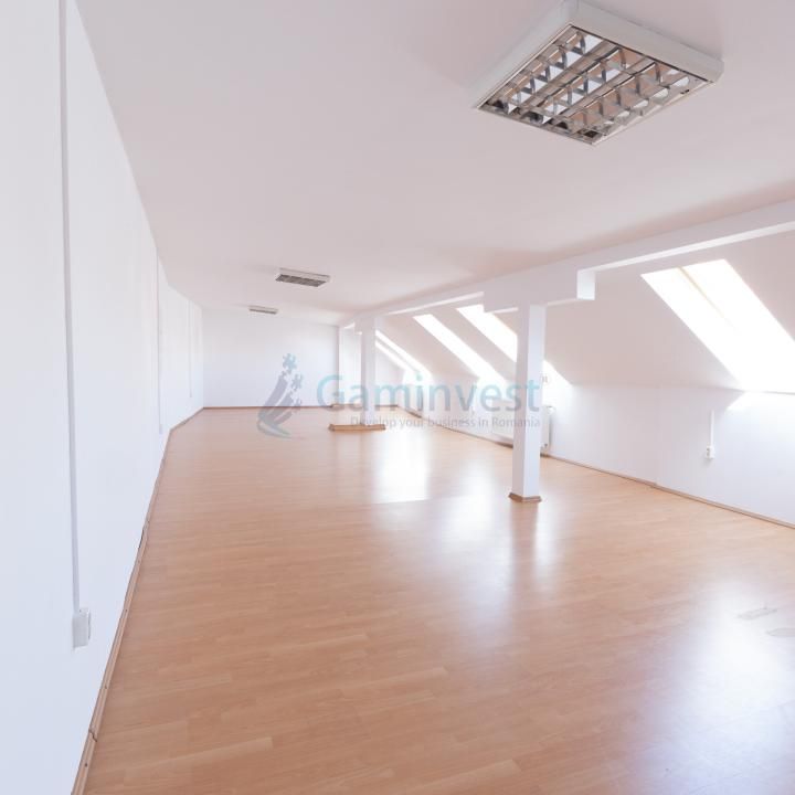 Cladire de inchiriat in Oradea, 382 mp cu 3 nivele, multifunctionala – fotografia 2 din 29