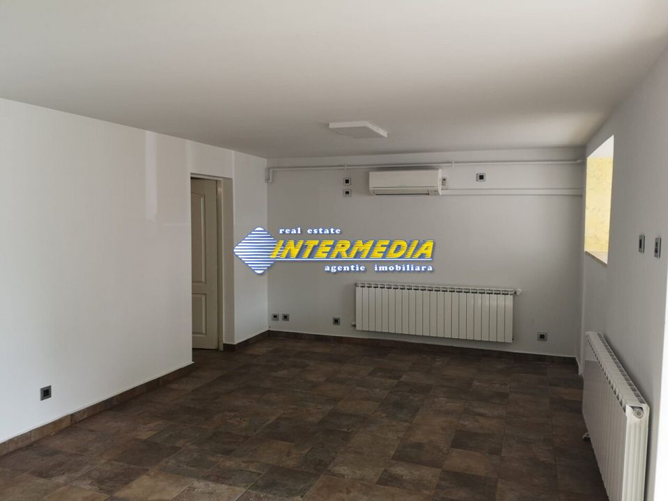 Spatiu comercial 40 mp finisat de inchiriat in Cetate – fotografia 17 din 19