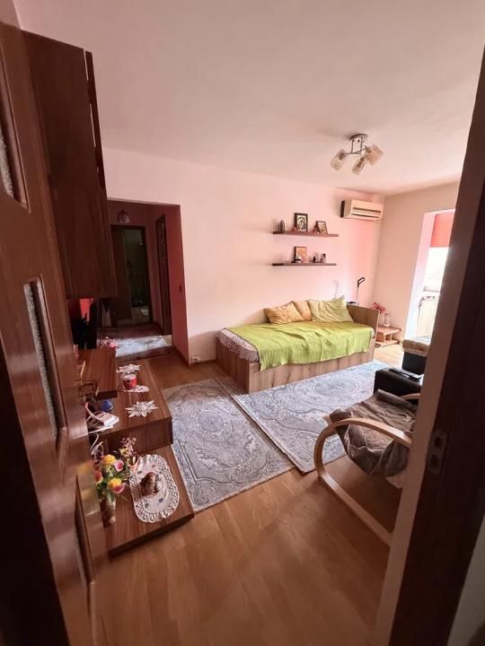 APARTAMENT 3 CAMERE| KM 4-5 | 52 MP| ETAJ 3| – fotografia 3 din 8