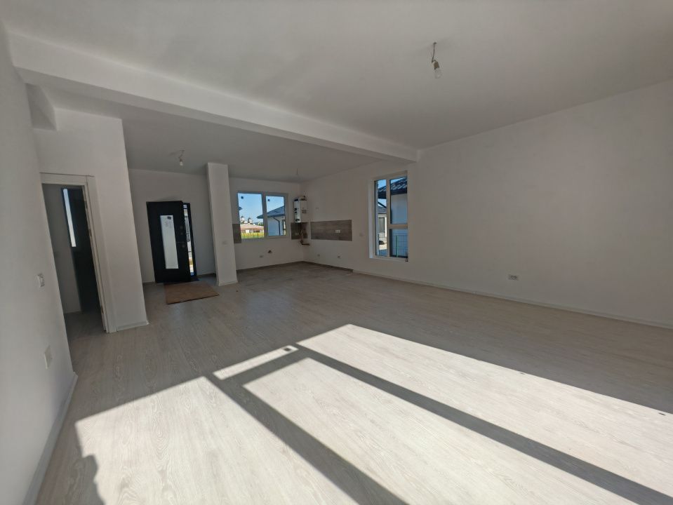 READY TO MOVE |4 camere | 230 mp curte – fotografia 15 din 18