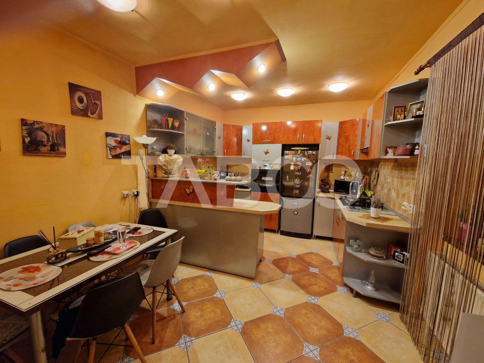 Apartament 89 mpu 4 camere 2 bai loc parcare si pivnita central Sibiu – fotografia 3 din 13