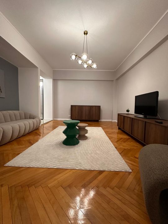 Apartament cu 2 camere de vânzare în zona Capitol – mobilat și utilat lux – fotografia 3 din 24