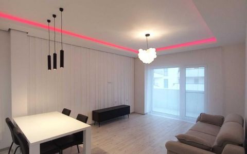 Apartament 2 camere, mobilat, garaj, LIFT, in Blocurile Albe str. Eroilor!