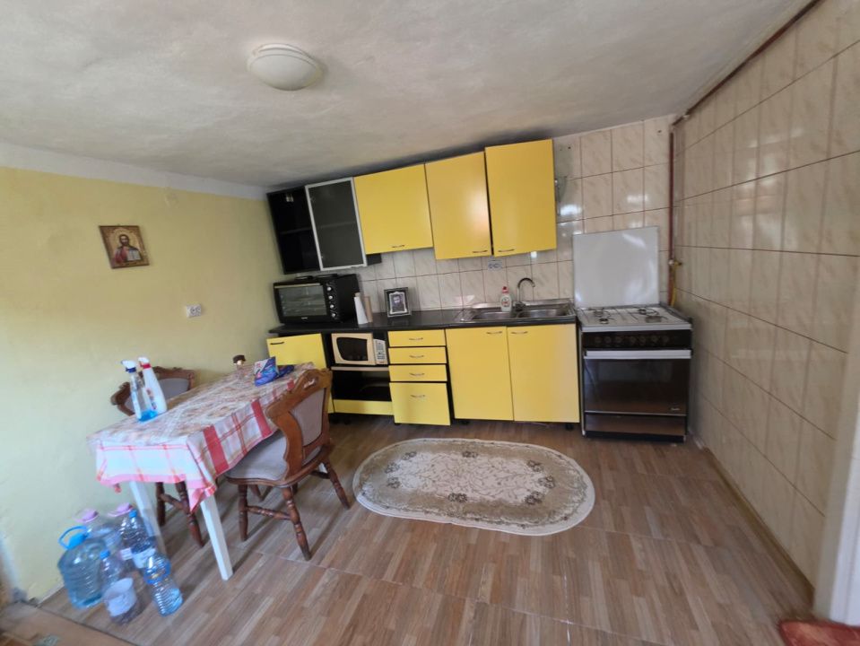Casa la tara, Apoldul de Sus, 4 camere dormitoare, anexe, pivnita, teren 1200 mp – fotografia 25 din 43