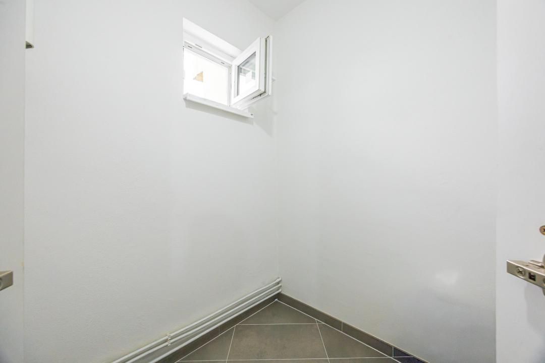 Apartament 2 camere renovat, Tractorul – zona Cerna – fotografia 4 din 22