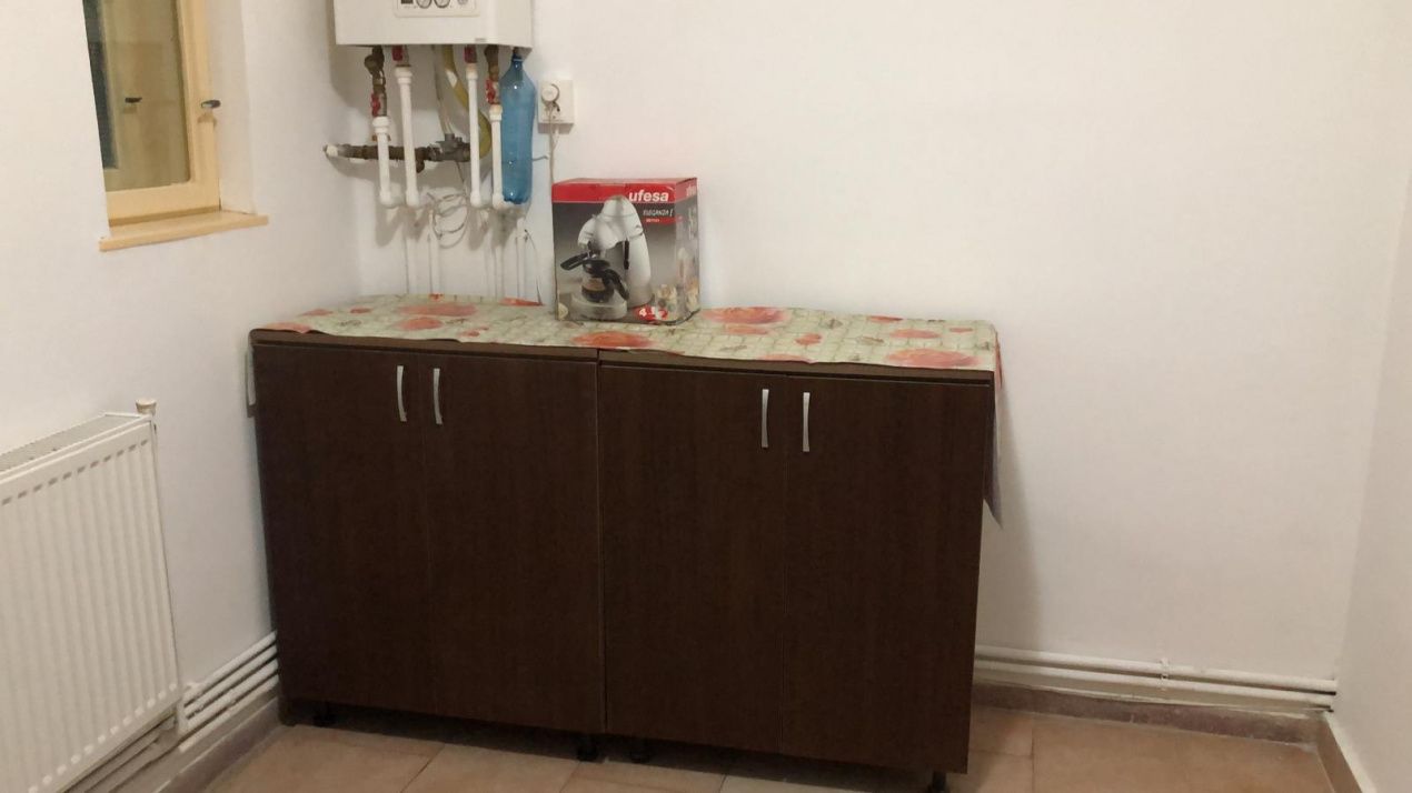 CASA 4 Camere 100mp. Baie Curte INCHIRERE Birouri Cabinete TOLSTOI CENTRU CETATE – fotografia 6 din 12