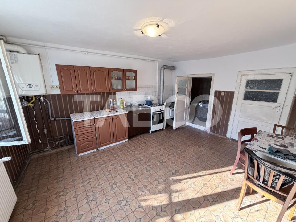 Casa individuala 500 mp teren cu acces auto in curte in Sura Mare – fotografia 5 din 12