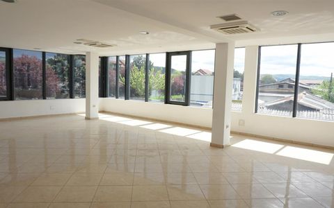 DE INCHIRIAT- SPATIU COMERCIAL 140 MP