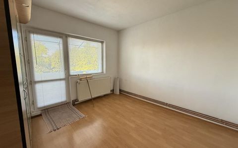 Apartament cu 3 camere, decomandat, 2 balcoane - Soarelui