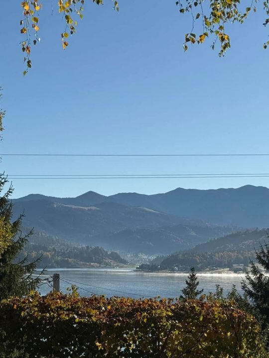 Cabana cu vedere la lac, 8 camere, 200 mp, 1800 mp teren, zona Colibita – fotografia 1 din 34
