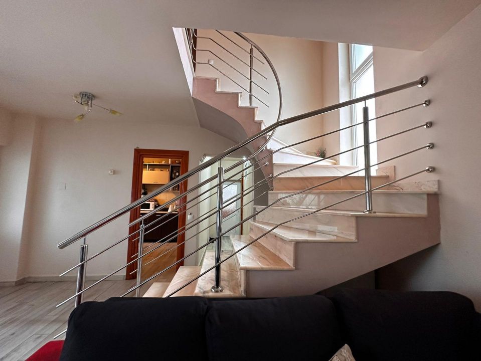 Casa in Centru finisata, mobilata, utilata complet – fotografia 6 din 26