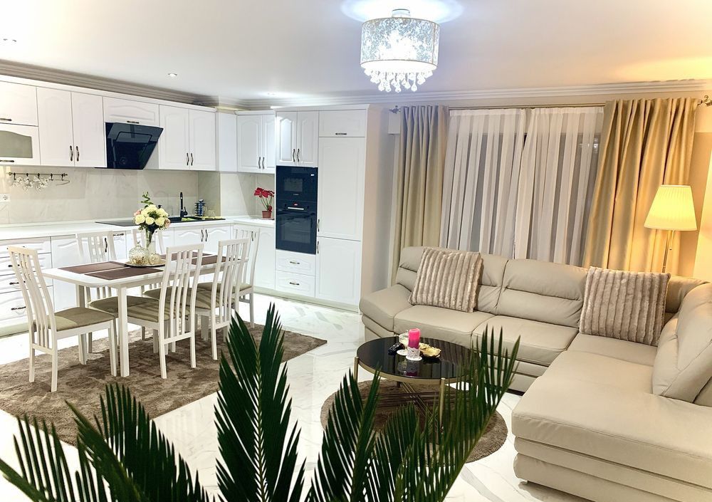 Apartament 3 camere 95 mp. RENOVAT Loc Parcare 2 Balcoane CETATE M-uri View Parc – fotografia 10 din 15