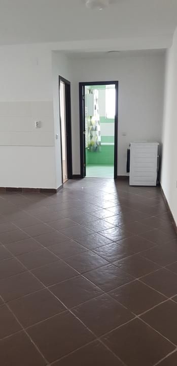 Aparatment cu 3 camere ,etaj intermediar, zona Eroilor – fotografia 5 din 9