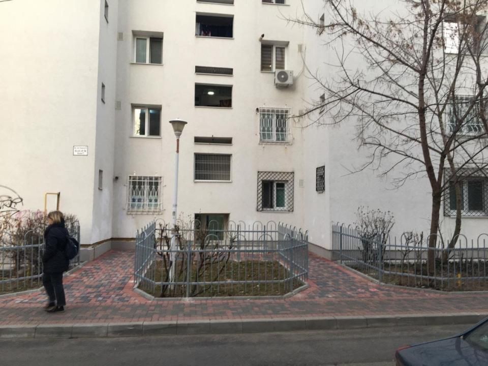 Vanzare apartament 4 camere | Titan - bloc tip H | langa metrou | etaj 3/4 | – fotografia 1 din 34