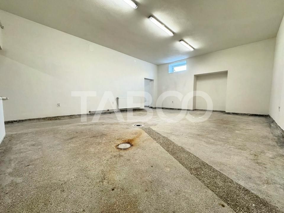 De inchiriat fabrica de productie cu birouri si parcari in Sibiu – fotografia 1 din 11