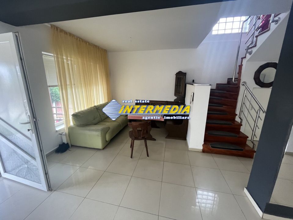 Casa de inchiriat I 4 camere, 2 bai I  in Cetate I  pretabila firma si muncitori – fotografia 1 din 11