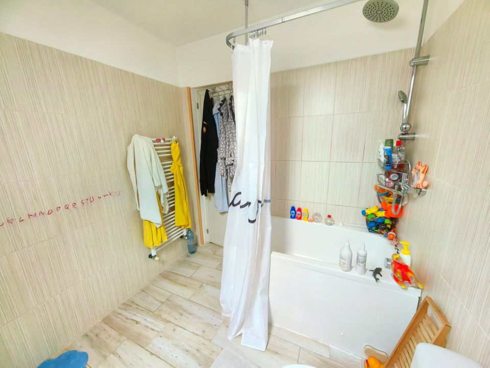 Casa Inedita , 300 mp utili, P+M,  5 bai, 6 dormitoare , 1975 mp teren,  Sacalaz – fotografia 42 din 91