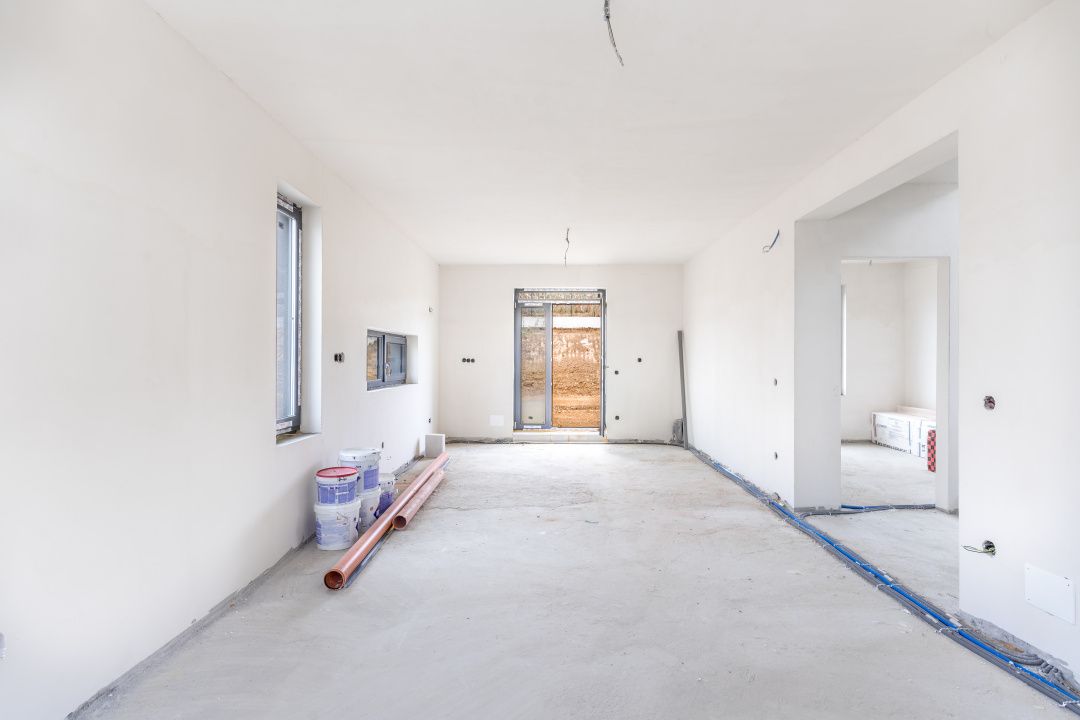 Casă individuală de vânzare în Corușu – finisată exterior, interior semifinisat – fotografia 12 din 14