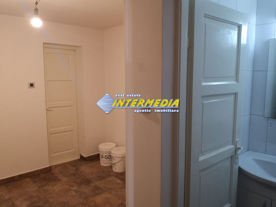 Spatiu comercial 40 mp finisat de inchiriat in Cetate – fotografia 4 din 19