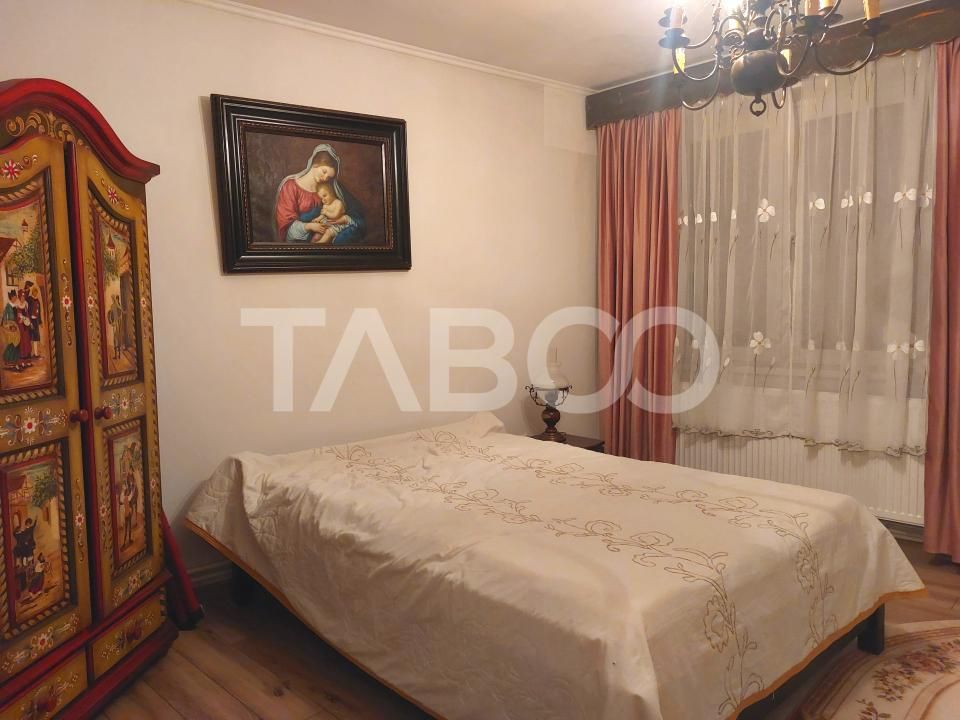 Casa 45 mp 1 dormitor bucatarie baie hol loc parcare in curte Sadu – fotografia 6 din 12