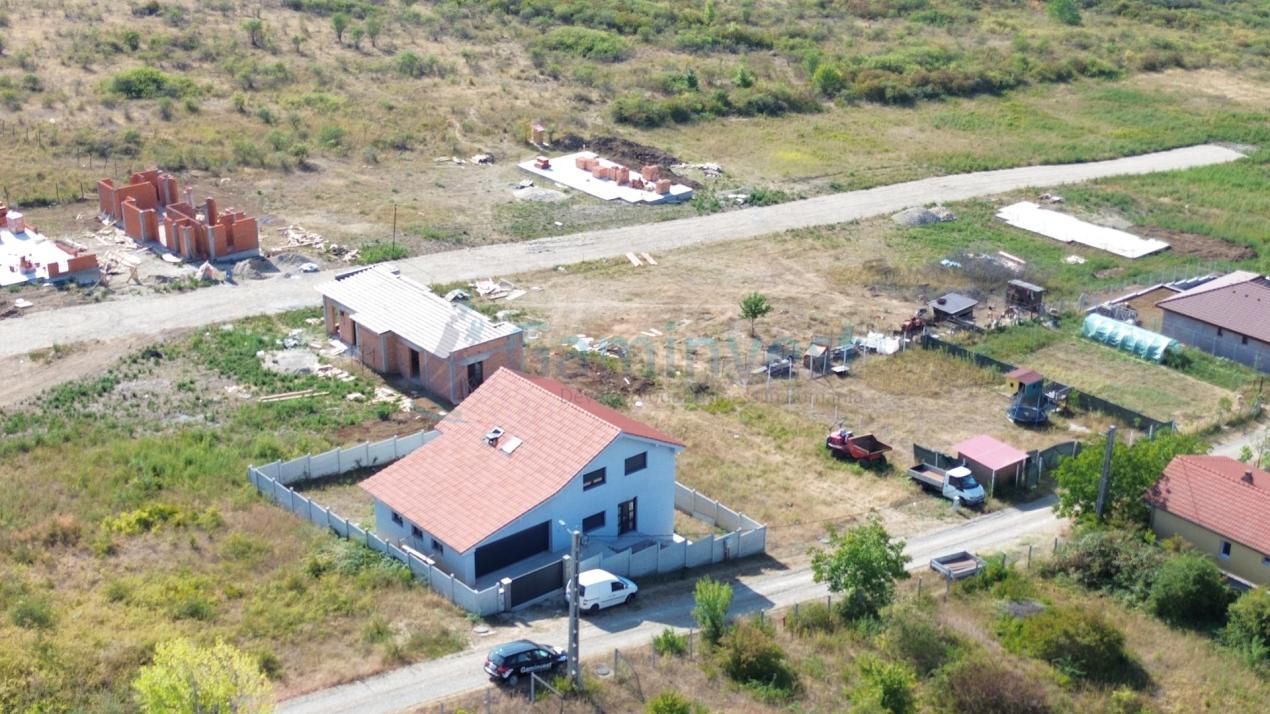 Casa de vanzare cu priveliste spre lac, in Paleu, Bihor – fotografia 3 din 23